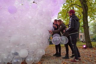 Die Rosenheimer Studenten beim Aufbau ihrer Lichtinstallation