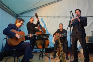 Gipsy Swing gab es von der Band Cafe Caravan
