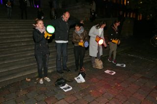 Guerilla Lighting in Aktion mit den Gästen der Lichtwoche...